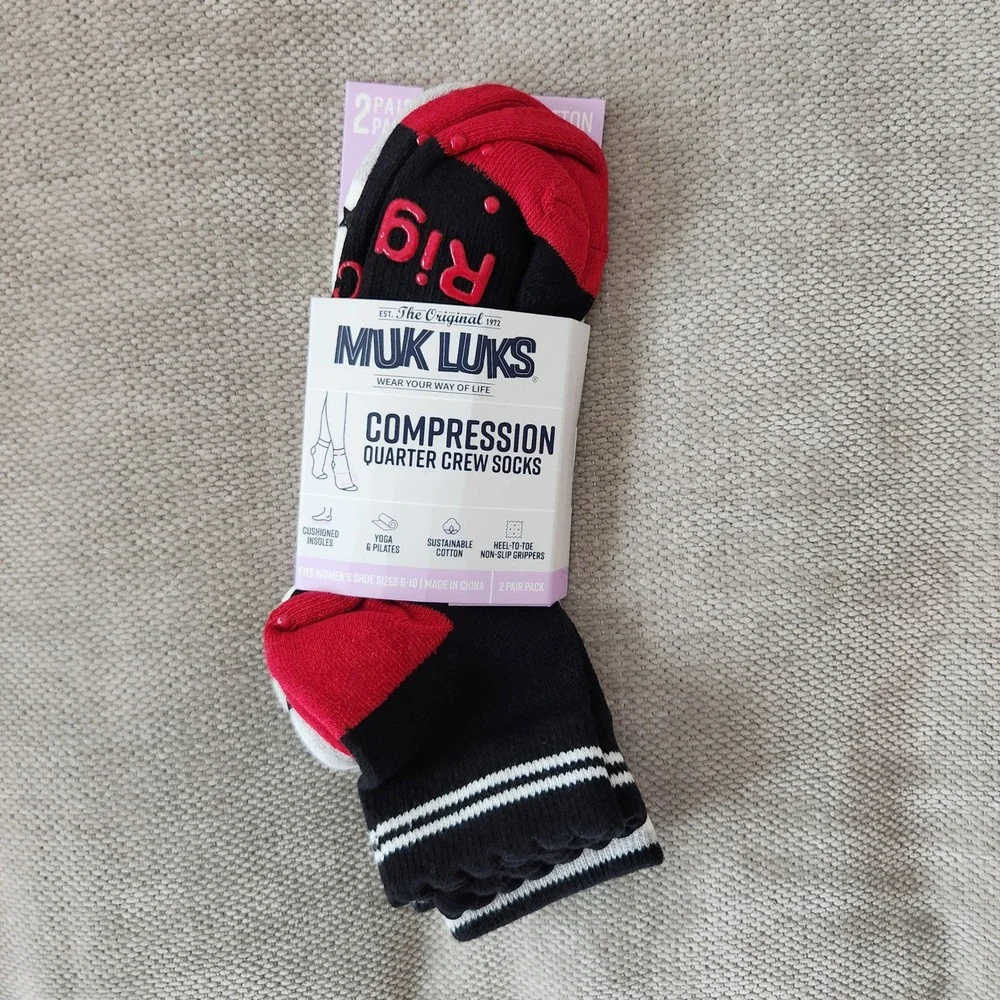 Muk Luks Women Compression Quarter Crew Socks 2 Pair Pack Non-Slip Grippers 6-10